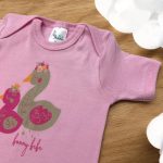 Βρεφικά κορμάκια με κοντό μανίκι και τύπωμα, 6 τεμάχια κορίτσι - Image 6