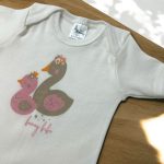 Βρεφικά κορμάκια με κοντό μανίκι και τύπωμα, 6 τεμάχια κορίτσι - Image 3